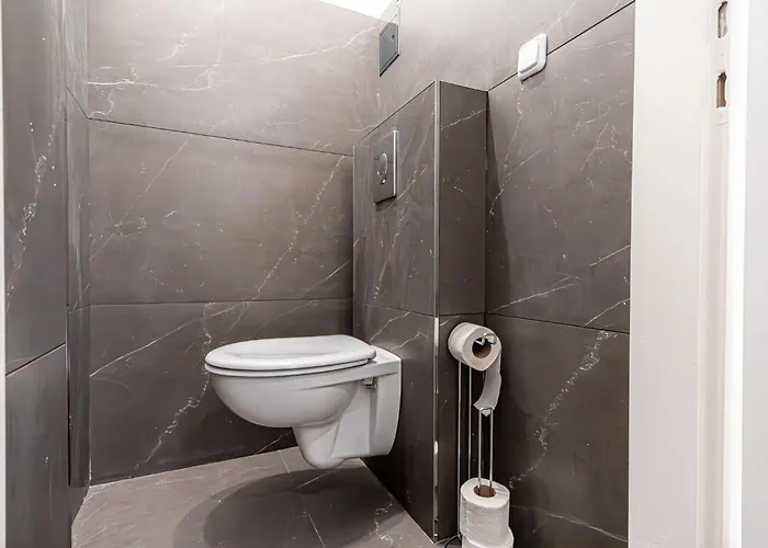 Charming 2br Aprtment Near Tourist Attractions *