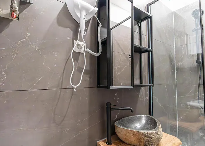 Charming 2br Aprtment Near Tourist Attractions Apartment *